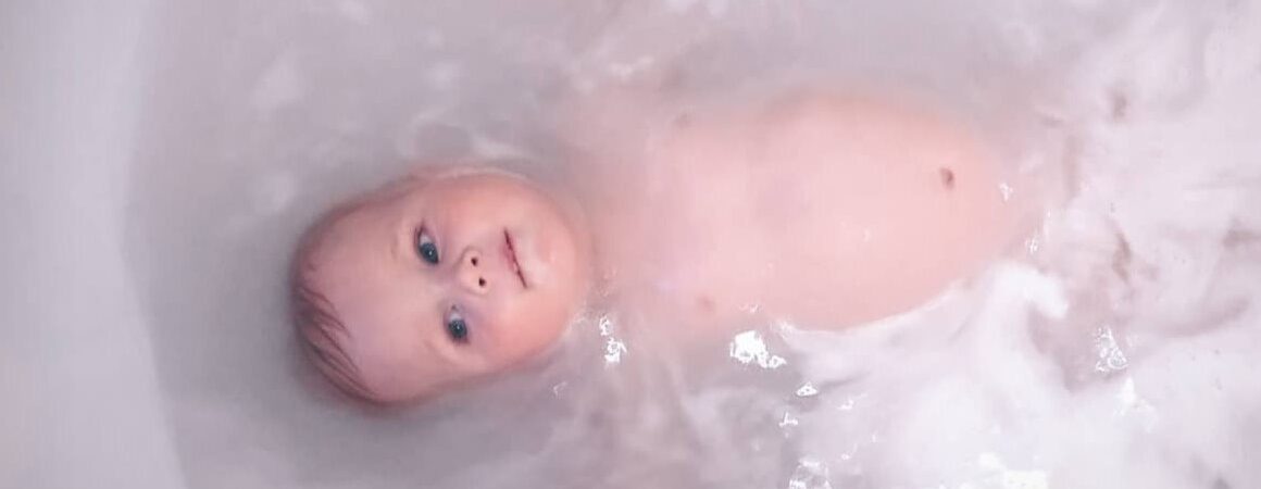 How to bathe a baby step by step