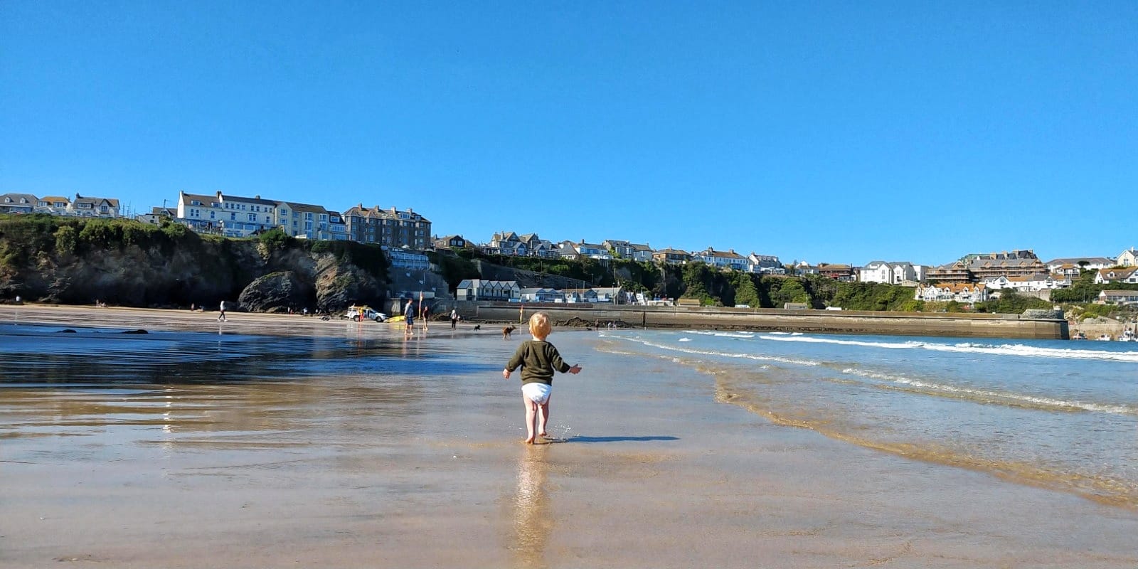 Best UK Beaches for Kids + Map, Tips & Family Holidays